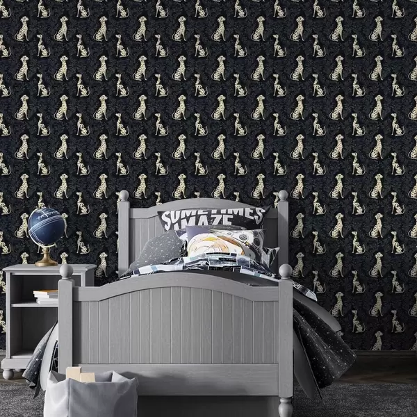 Black and white wallpaper