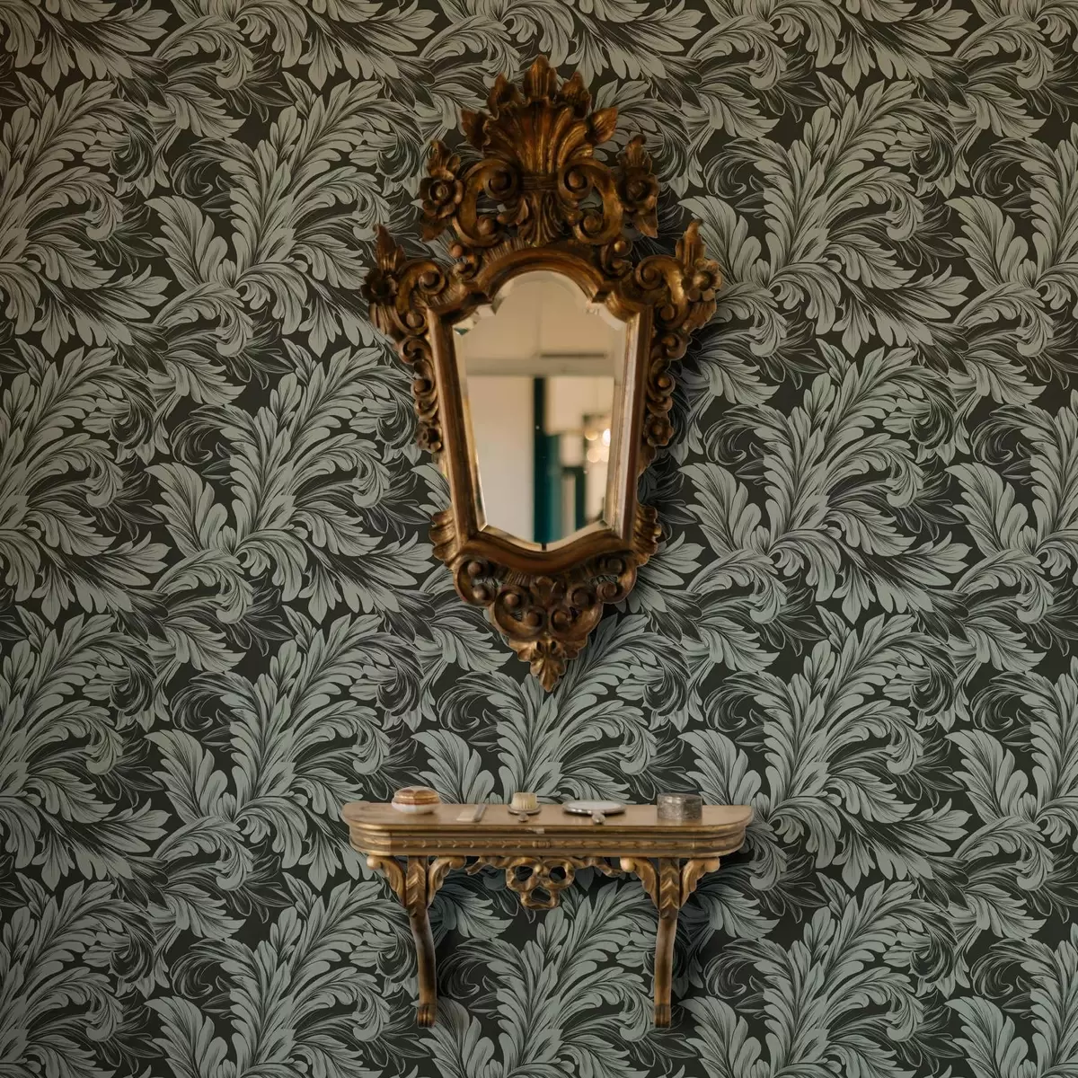 Wallpaper Dark green background with mint curls a00135v4