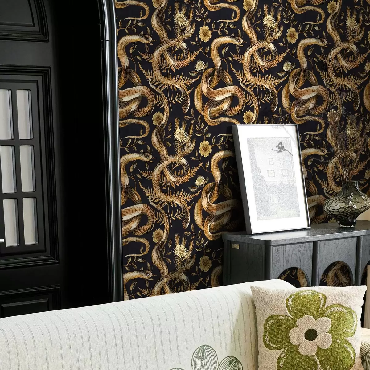 Wallpaper Snakes and flowers on a dark background a00158