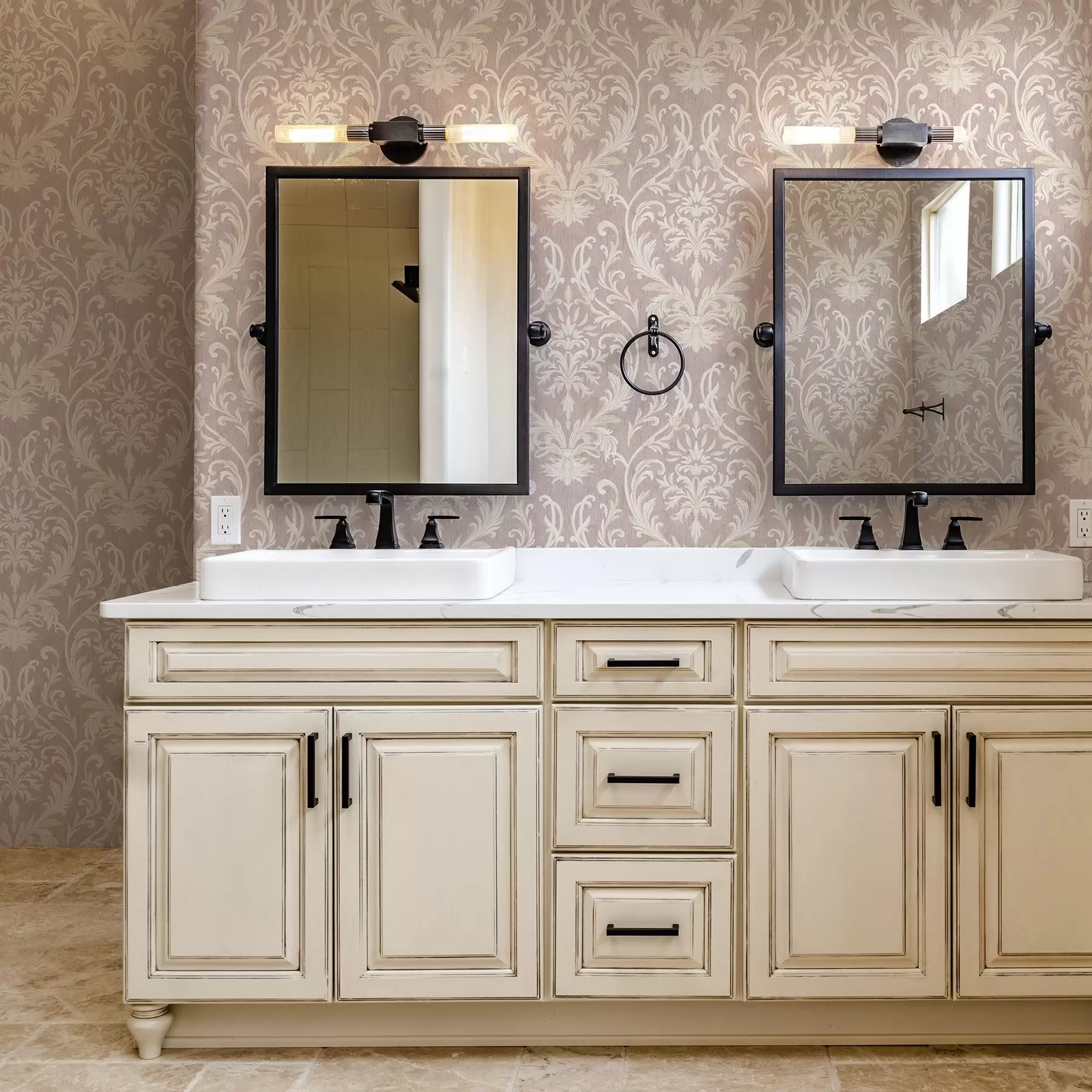 wall murals Classic damask on pink background, baroque pattern a00227