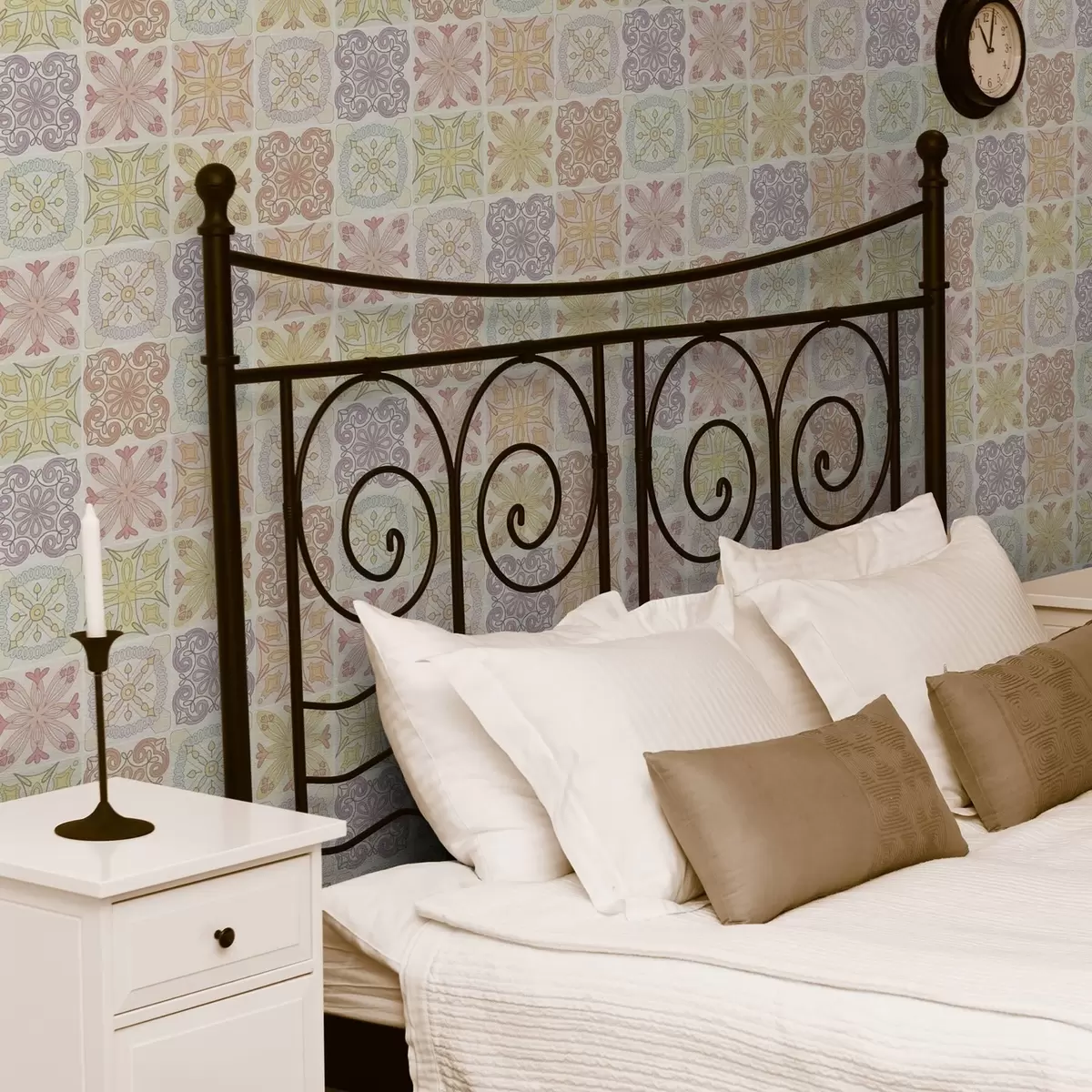 Wallpaper Colored geometric tile ornaments a00284