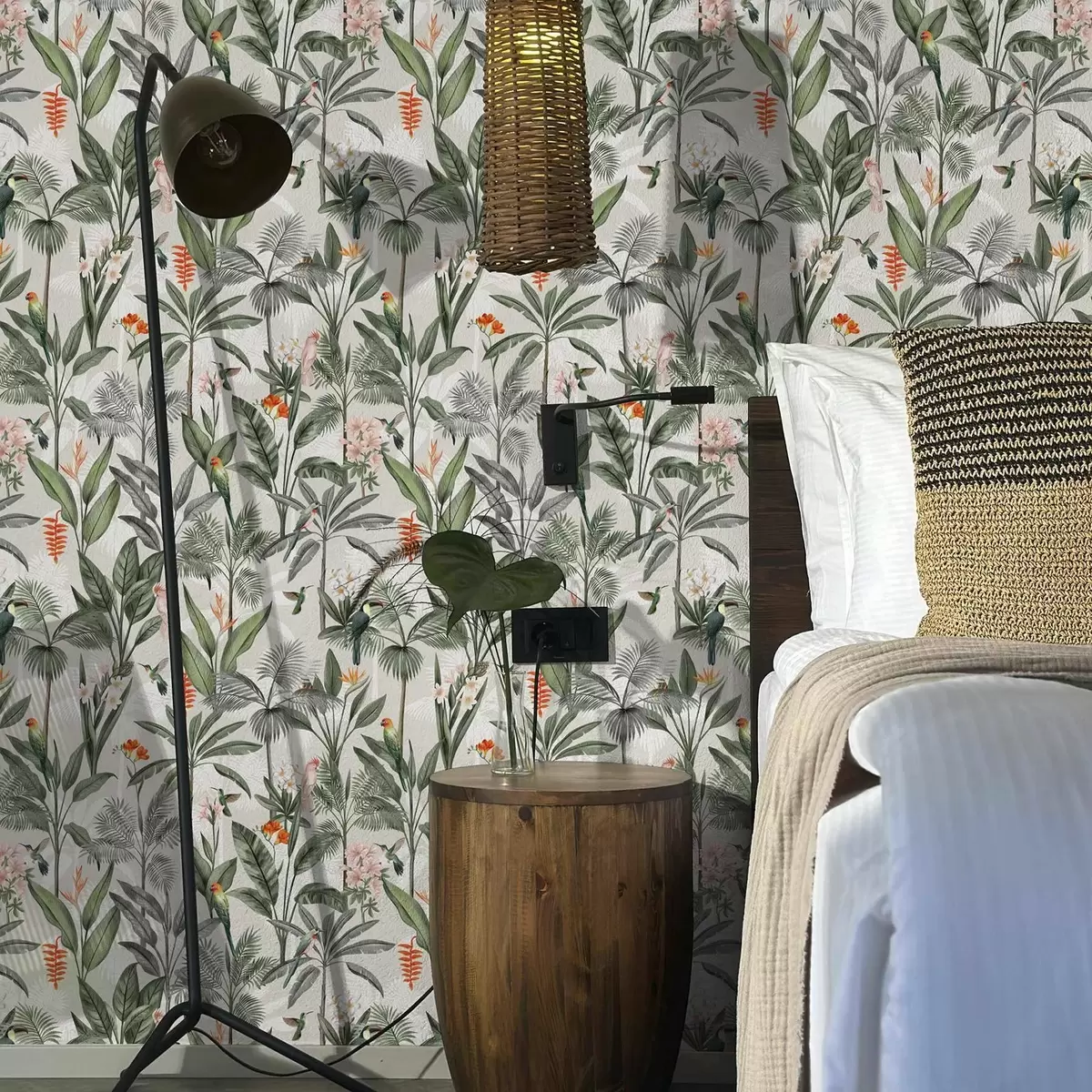 Wallpaper Tropical birds among palm leaves a00308