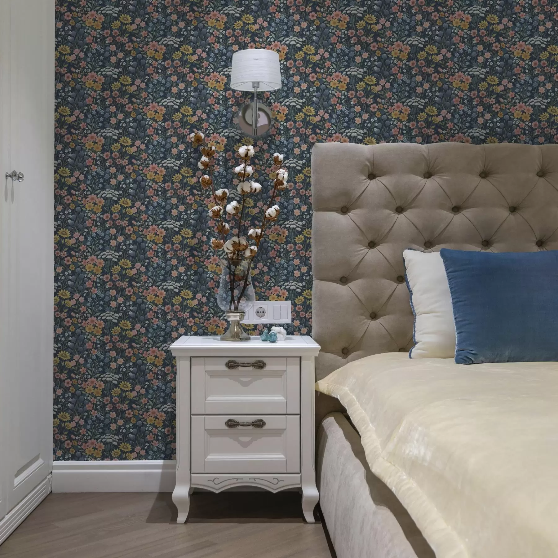 wall murals Colorful watercolor meadow flowers on navy blue a00381