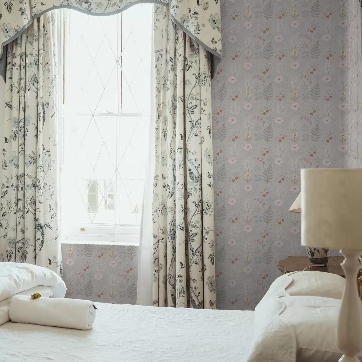 Wallpaper Pastel flowers and berries on a light gray background a00406