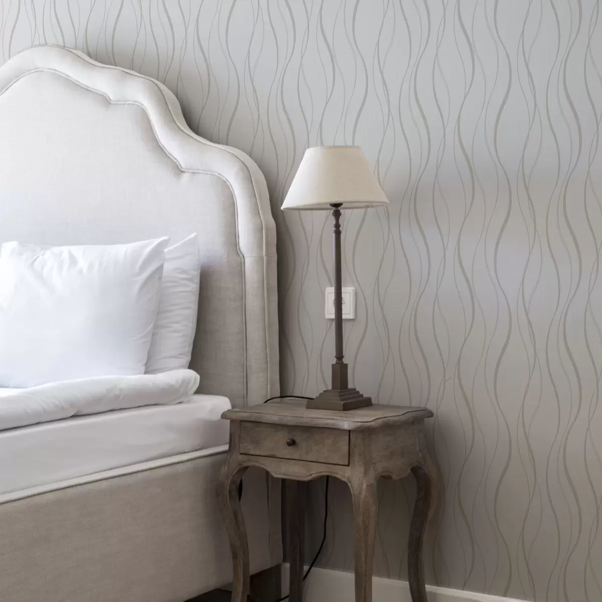 Wallpaper Abstract wavy beige lines on a white background a00480