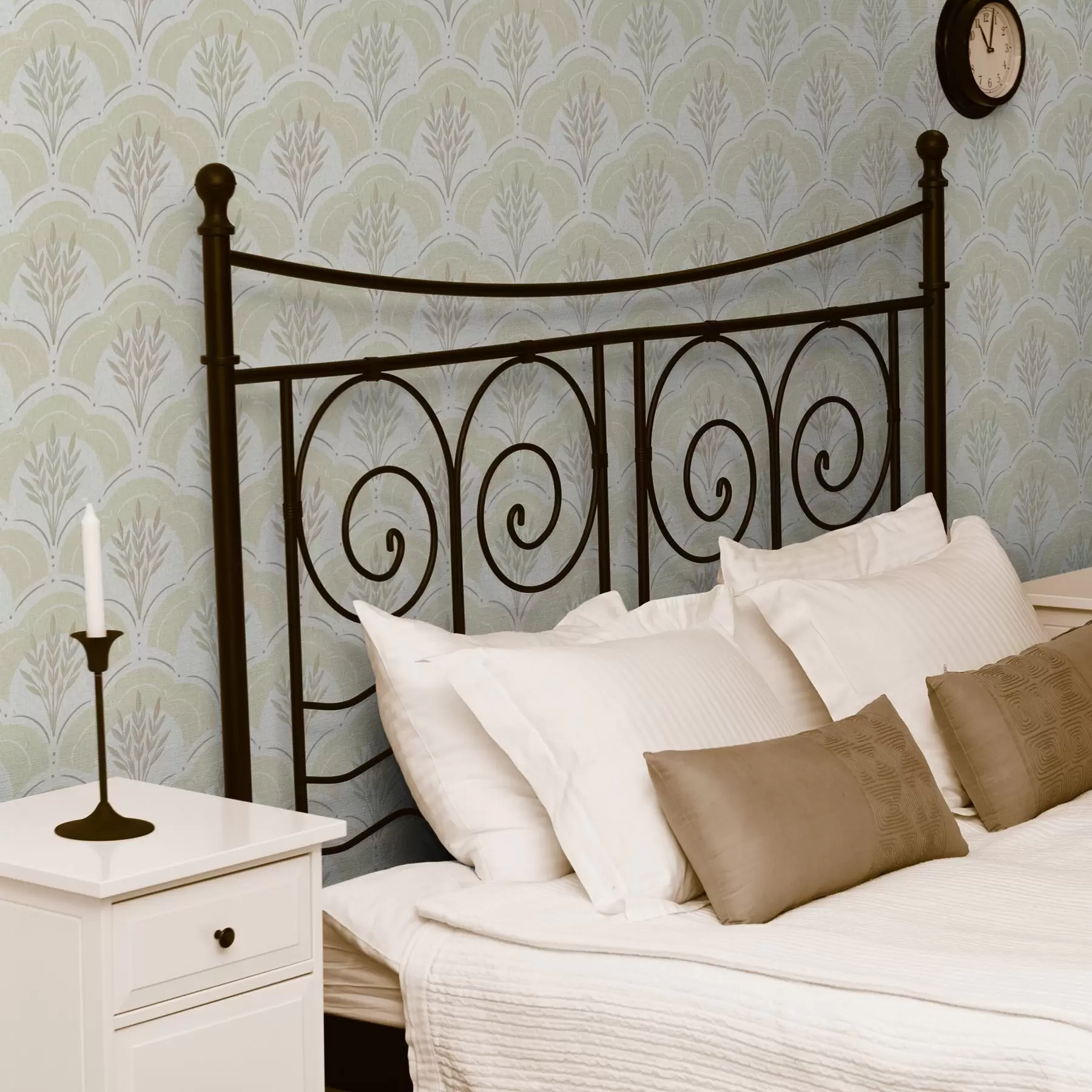 wall murals Wheat within arches, soft cream-yellow watercolor ground a00607