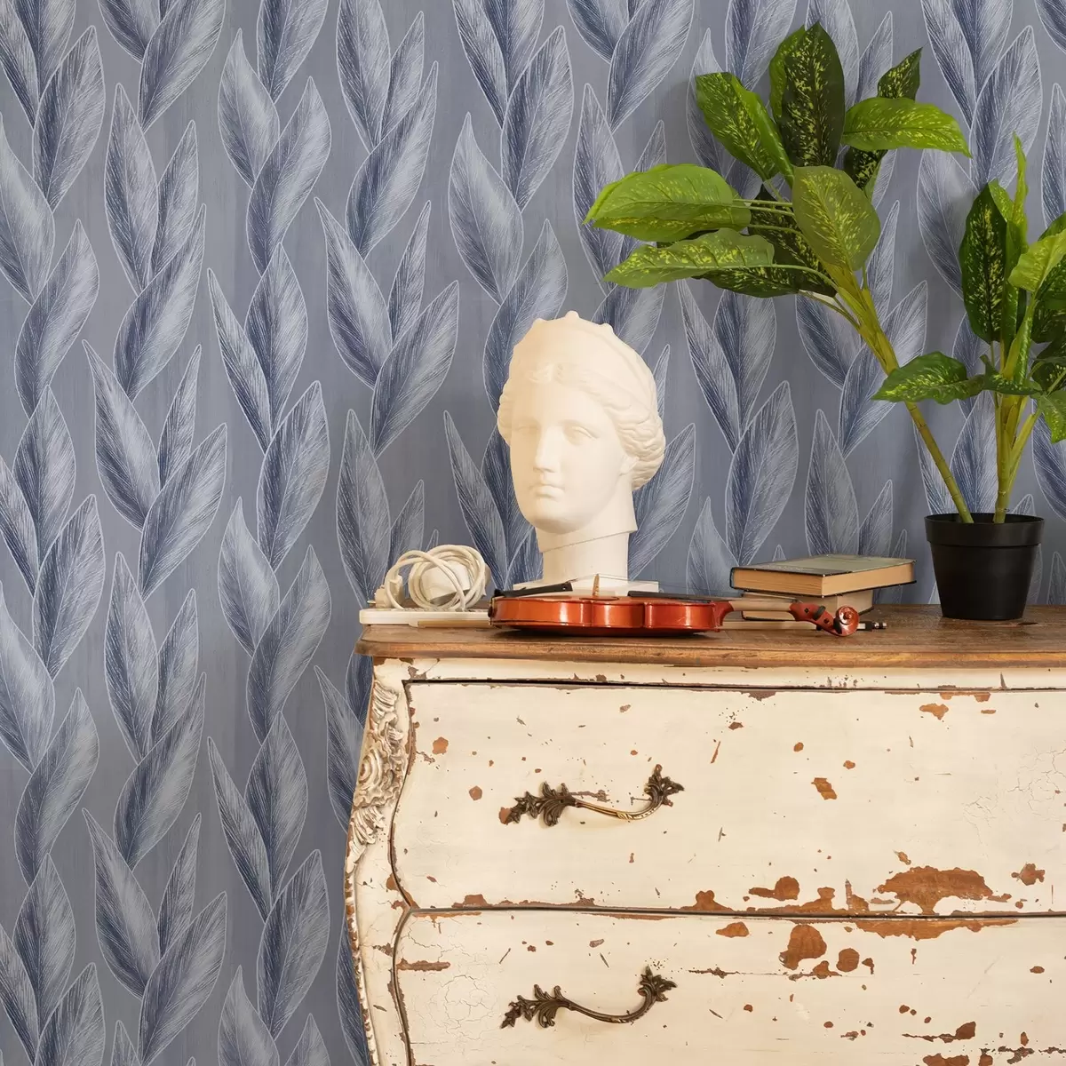 Wallpaper Silvery-blue leaves on a gray-blue background, graphic pattern a00627