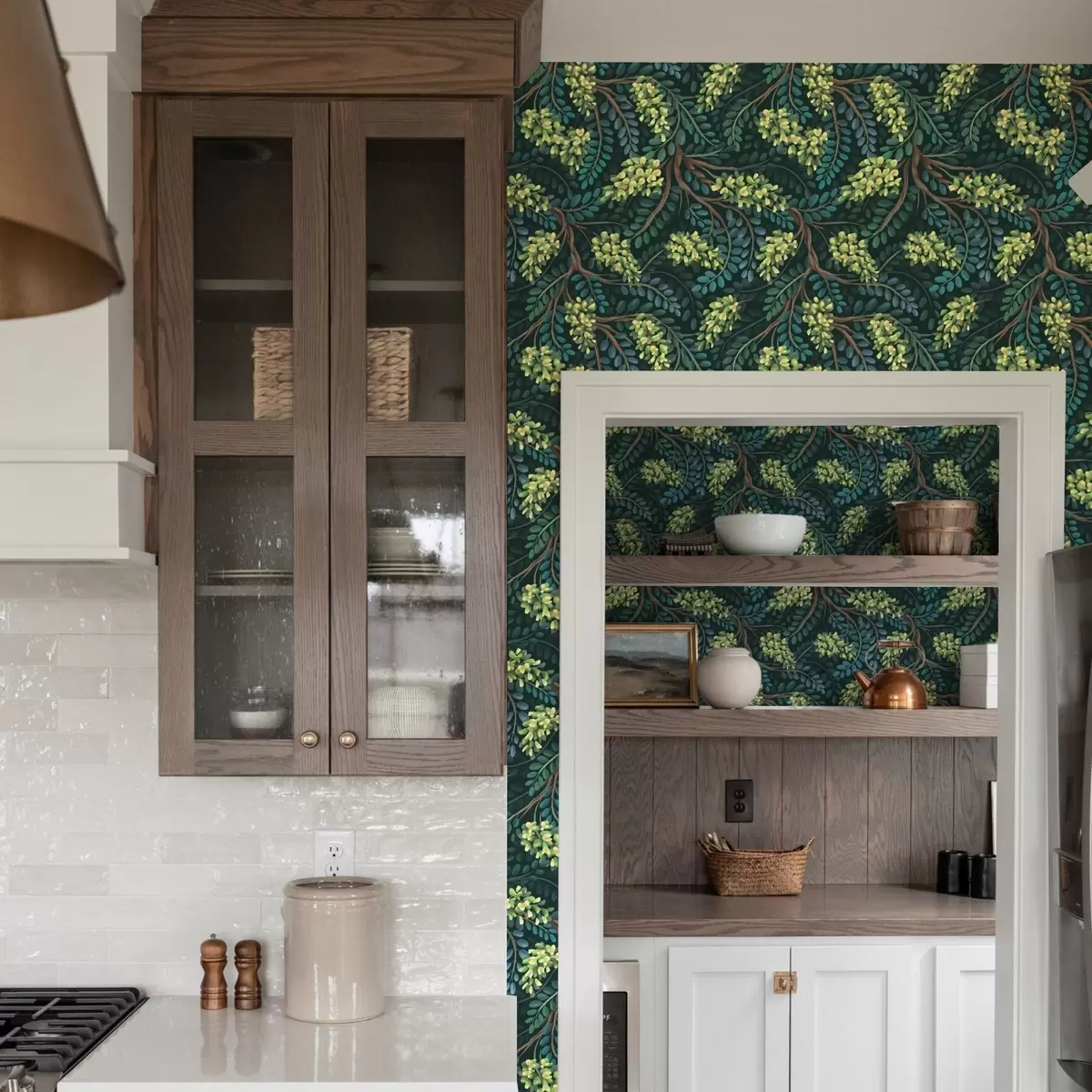 Wallpaper Branches with greenish inflorescences on a dark background a00786