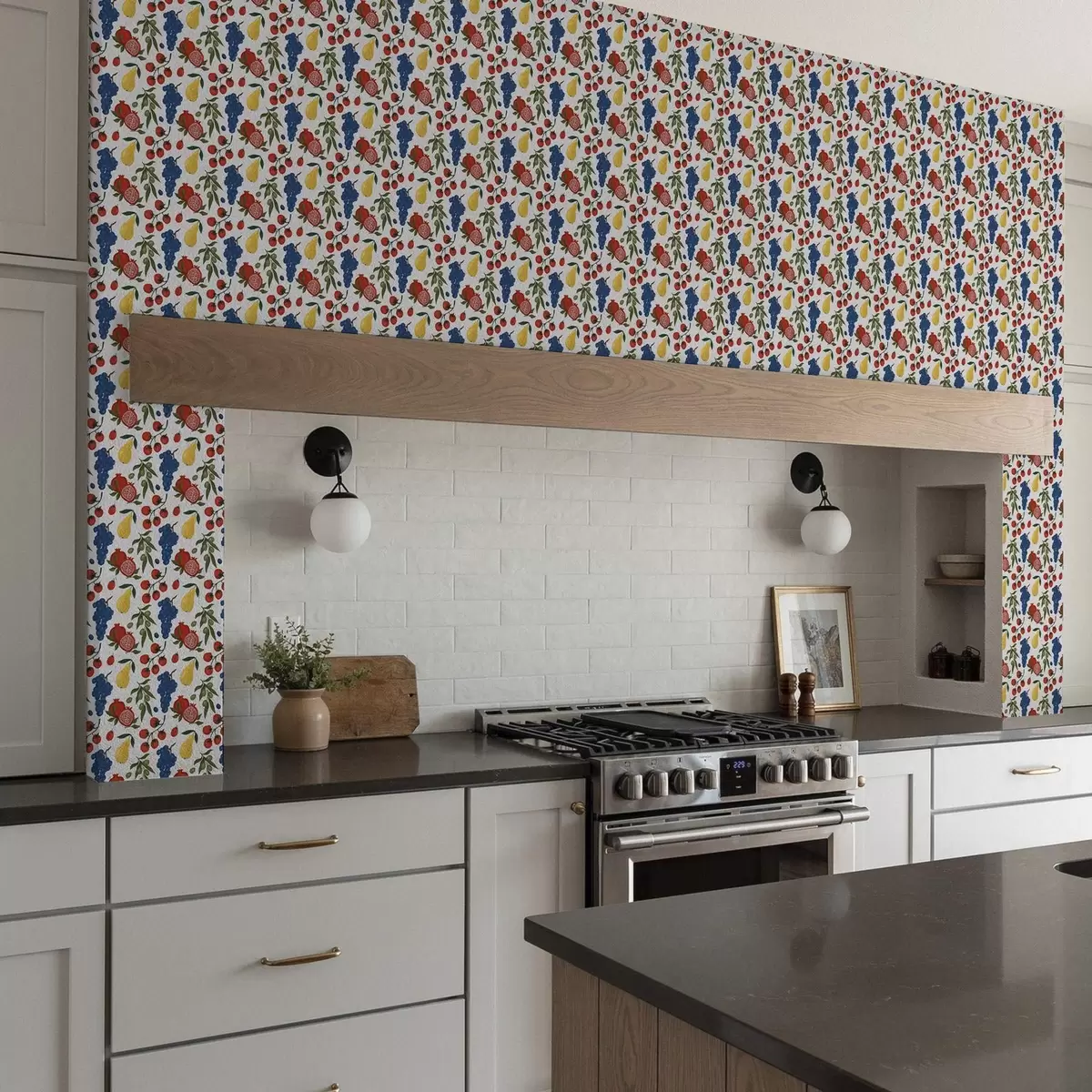 Wallpaper Juicy fruits: pomegranates, grapes, pears on a white background a00801