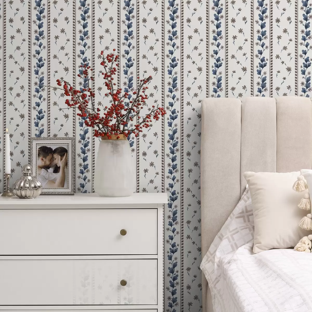 Wallpaper Vertical floral stripes in blue-brown hues a00811v2