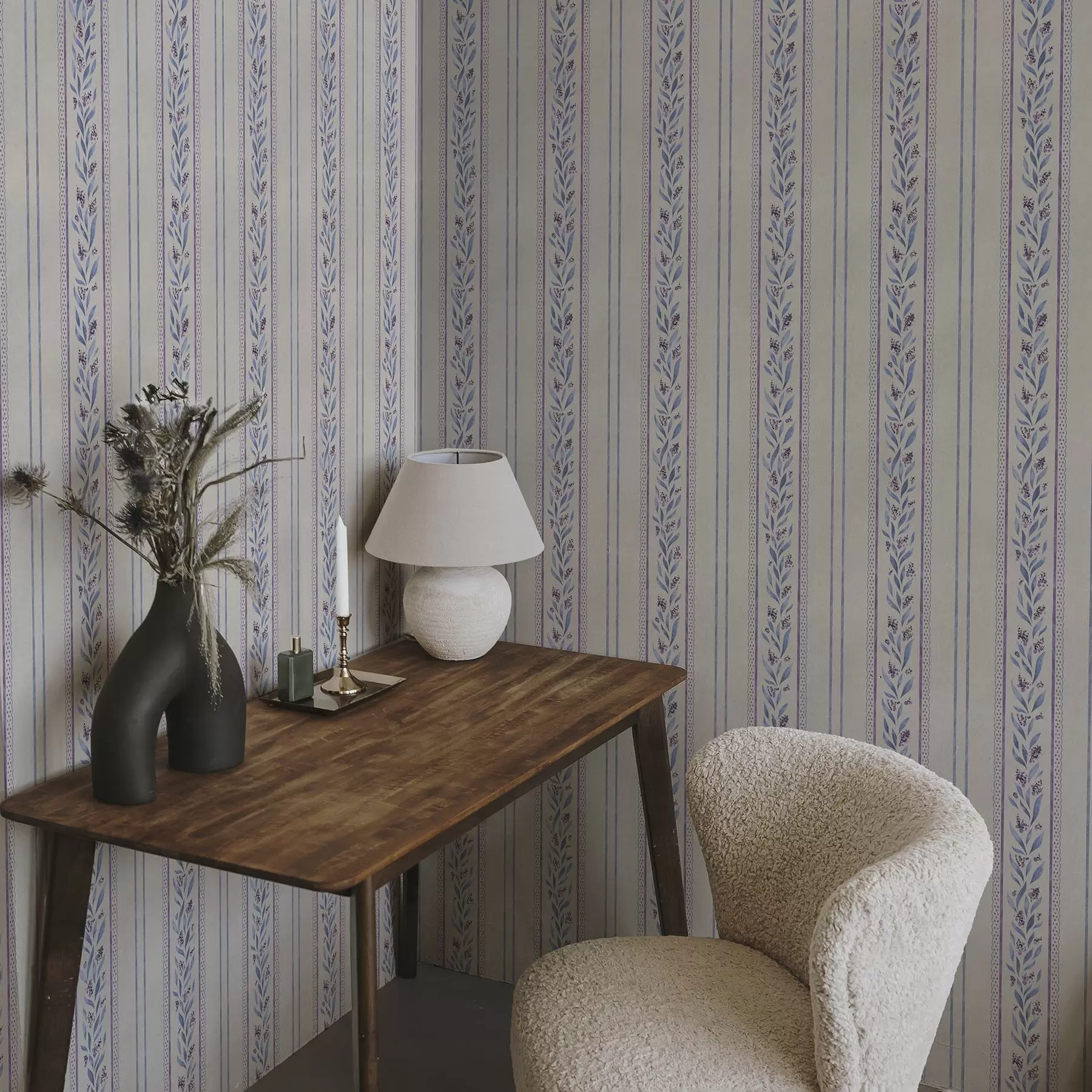 wall murals Vertical stripes with lavender garlands, beige background a00813v1