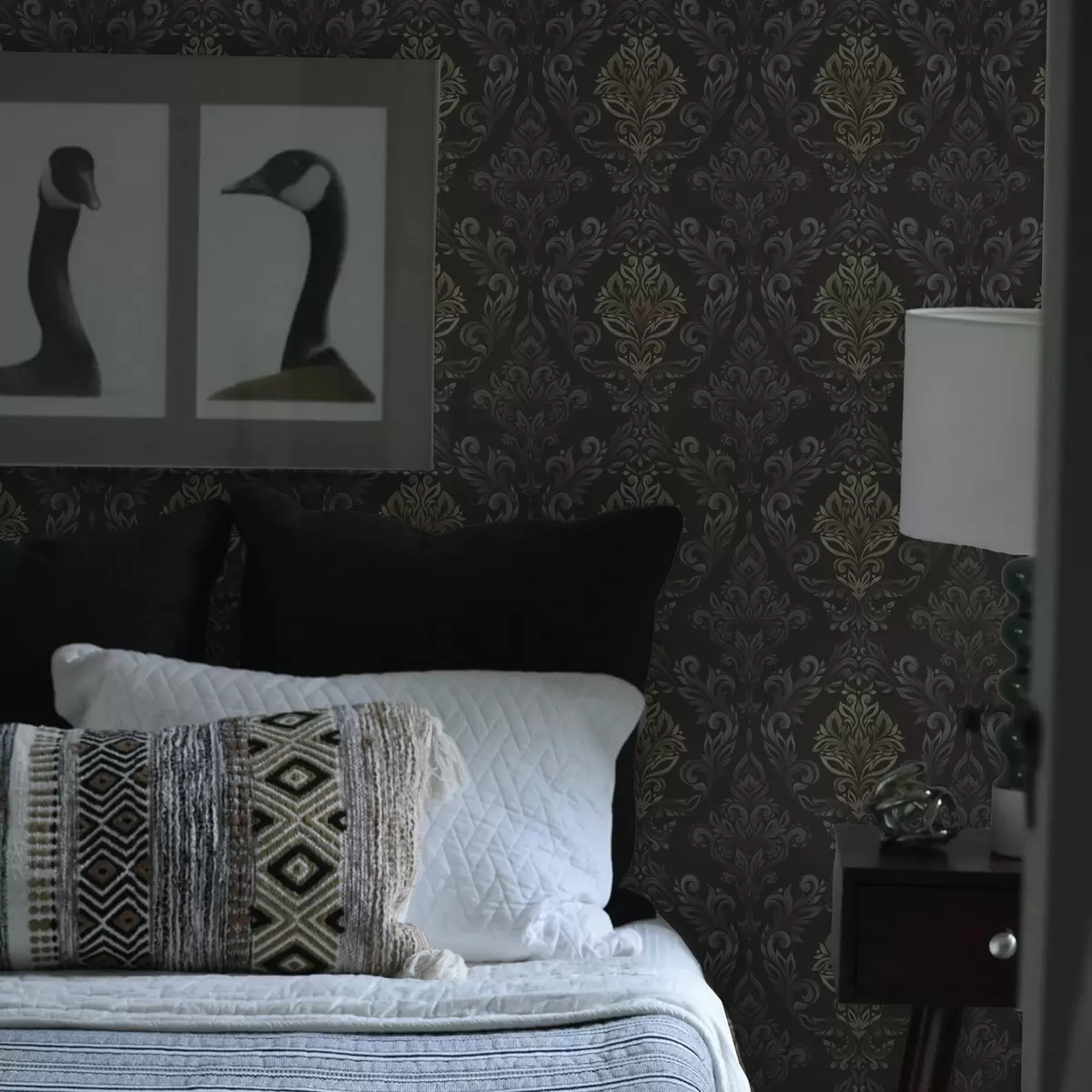 Wallpaper Damask on dark graphite ground, olive-ochre accents a00828v5