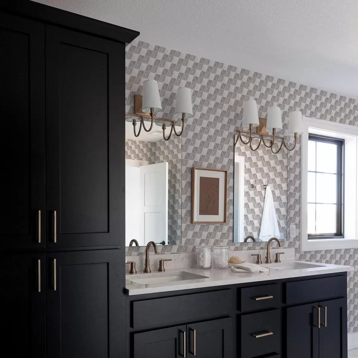 Wallpaper Triangles with textured inserts, a lilac-grey mix a00917