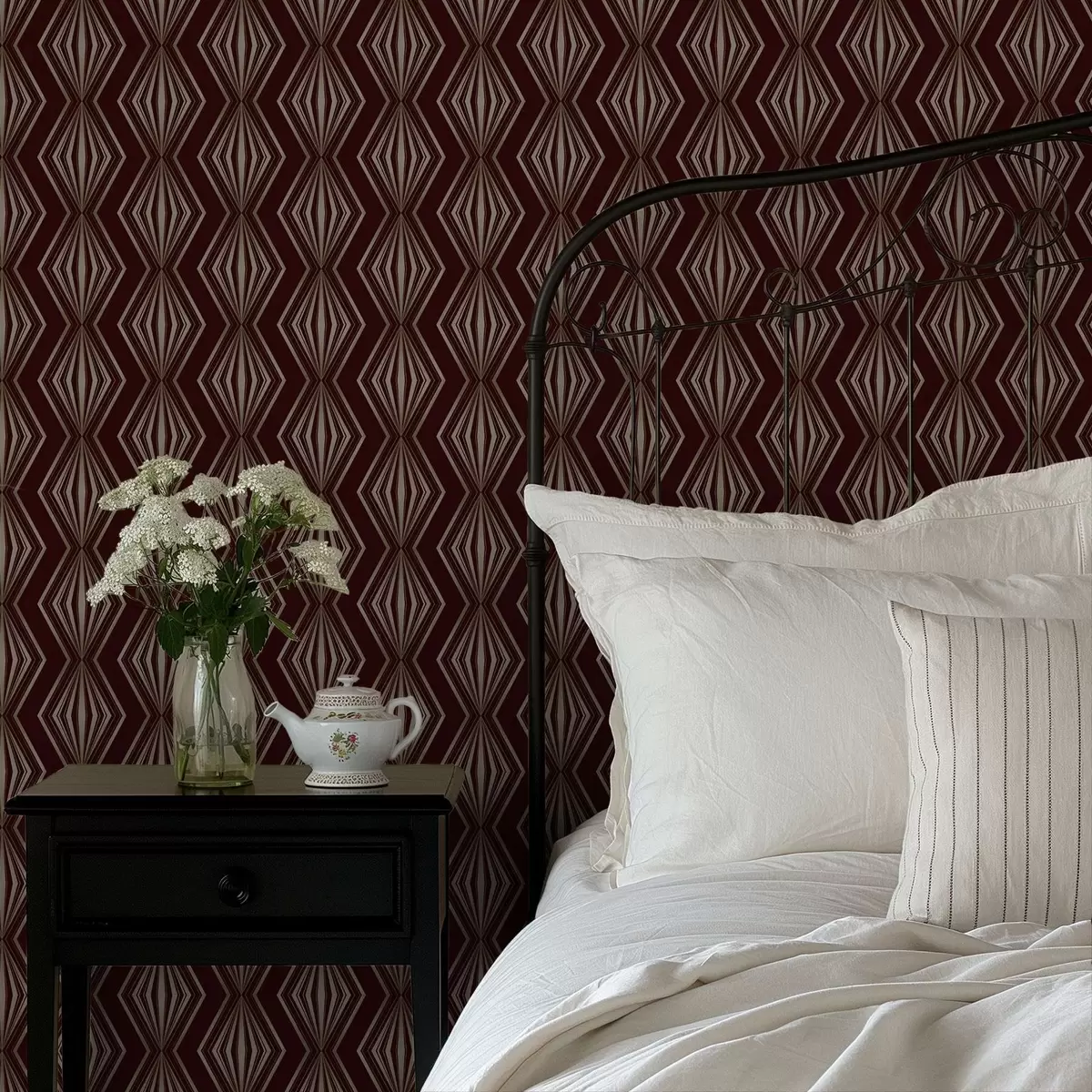 Wallpaper Diamond geometric pattern on a wine-brown background a00925v1