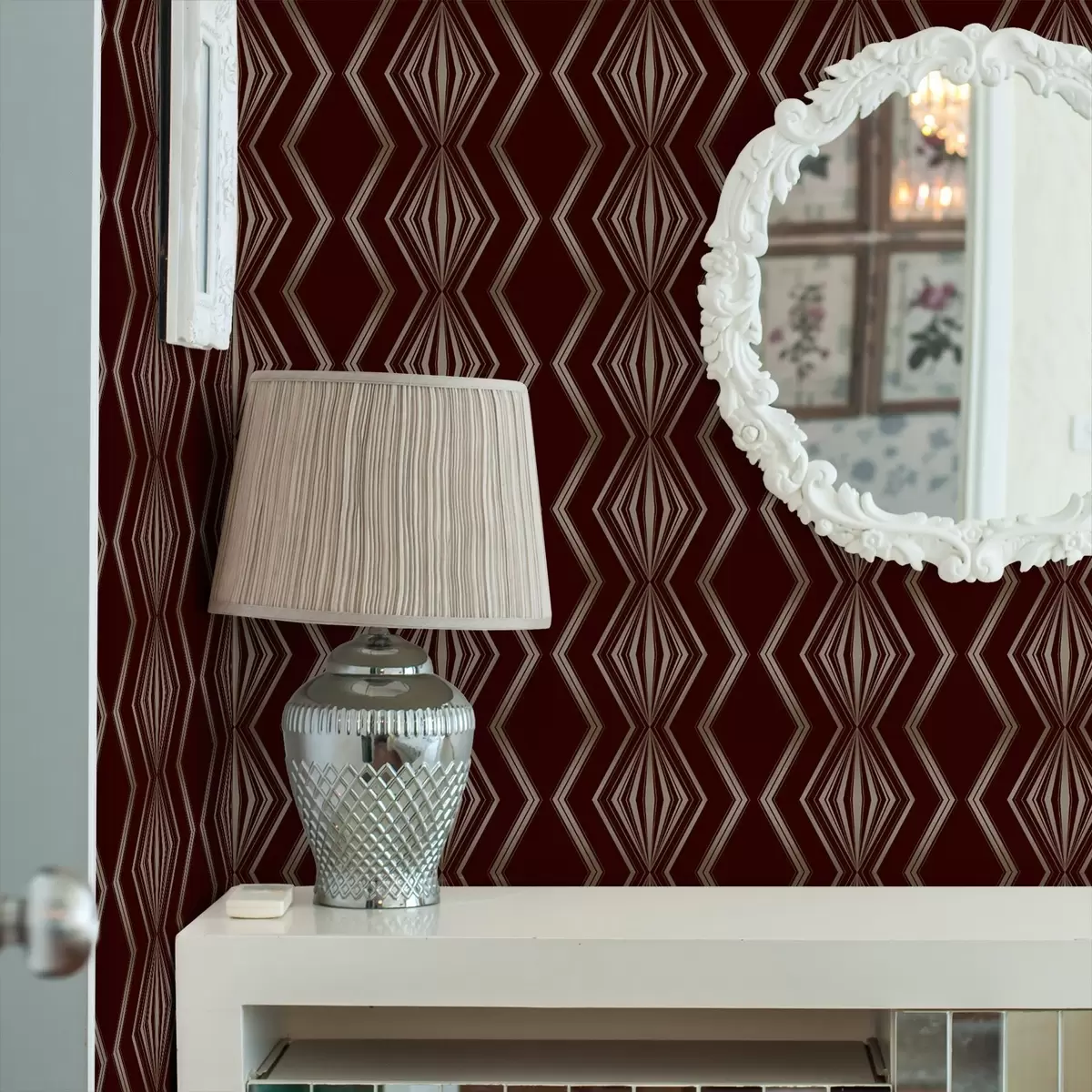 Wallpaper Burgundy background with rhythmic diamonds and zigzag lines a00974