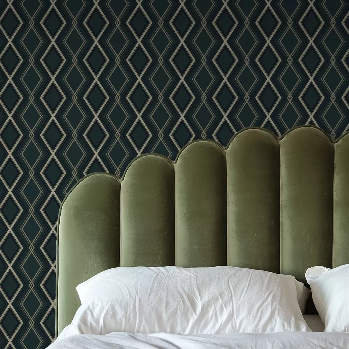 Wallpaper Dark teal background with a repeating diamond grid a00975v1